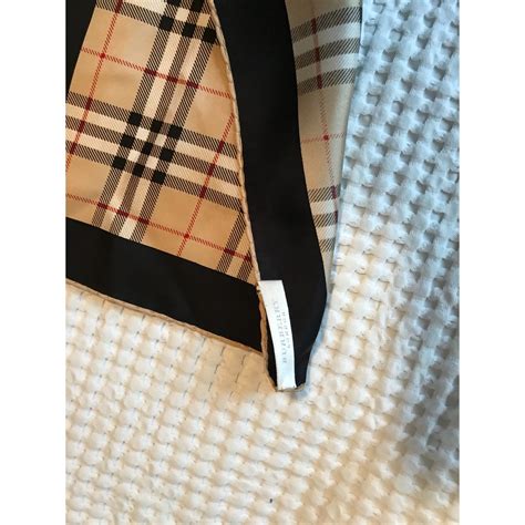 prix carre soie burberry|Carrés Burberry en Soie pour Femme .